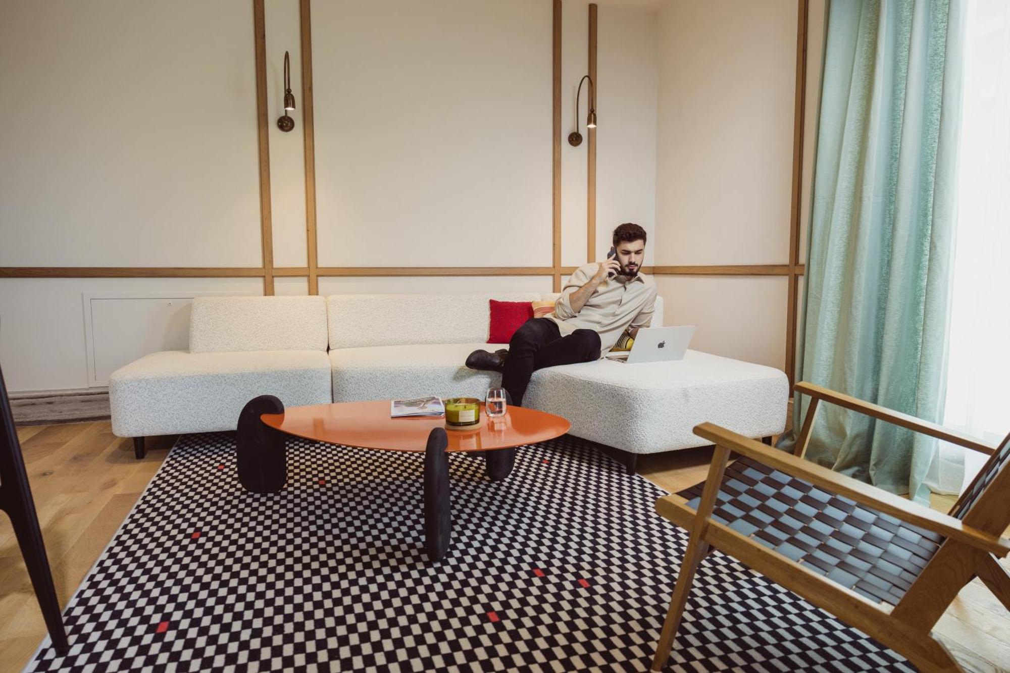 Aparthotel Крайова Экстерьер фото