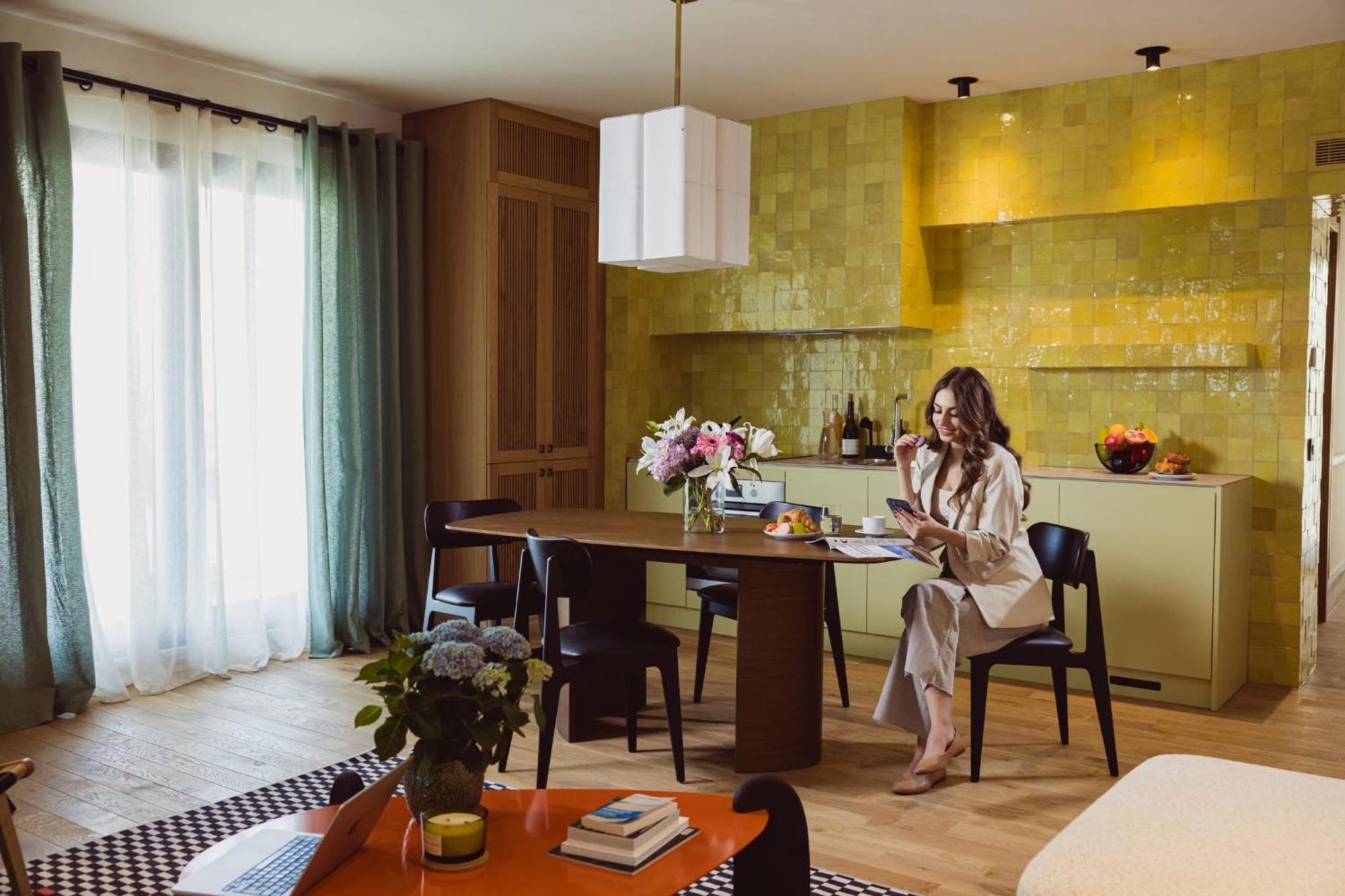 Aparthotel Крайова Экстерьер фото
