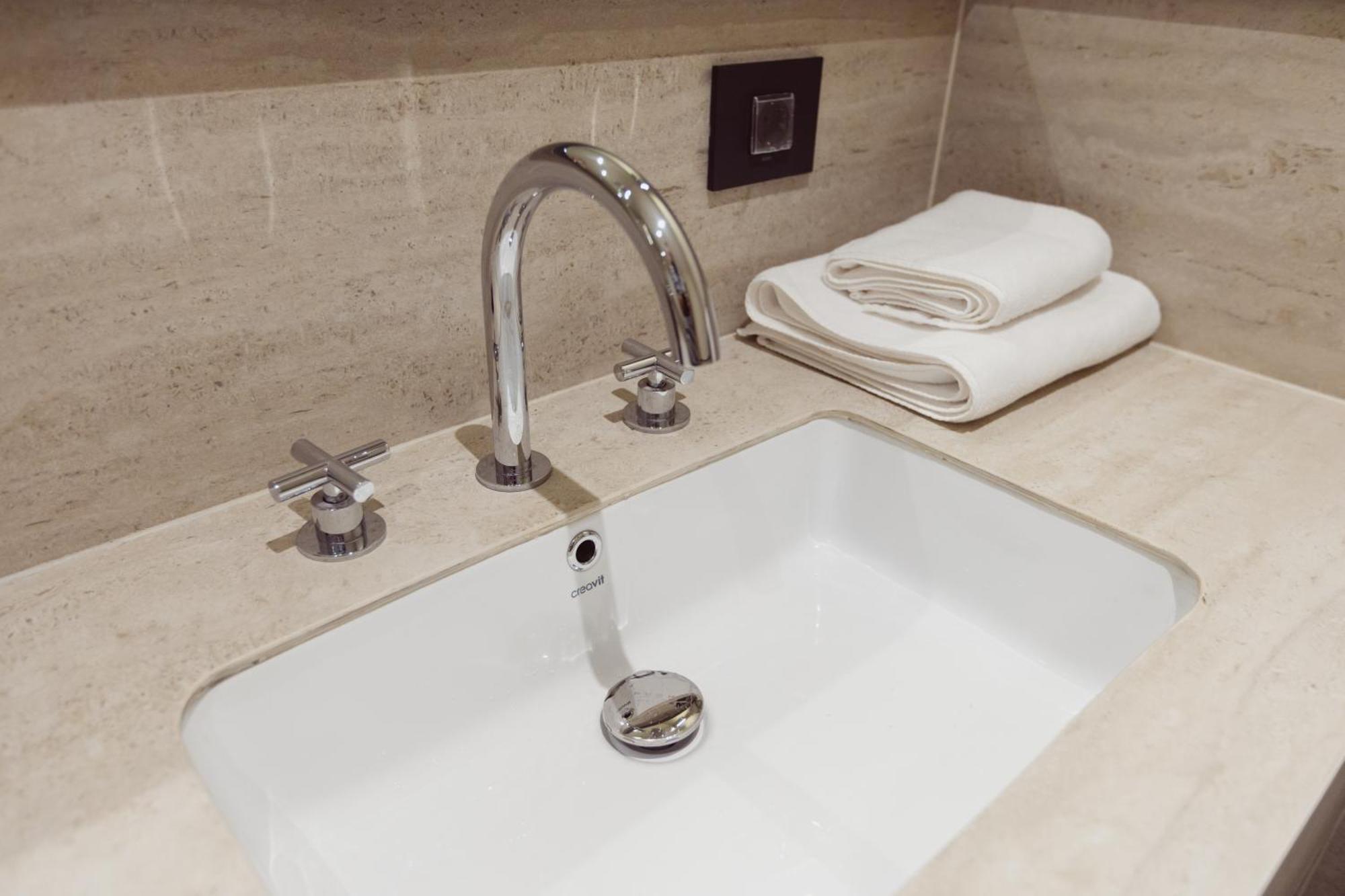 Aparthotel Крайова Экстерьер фото
