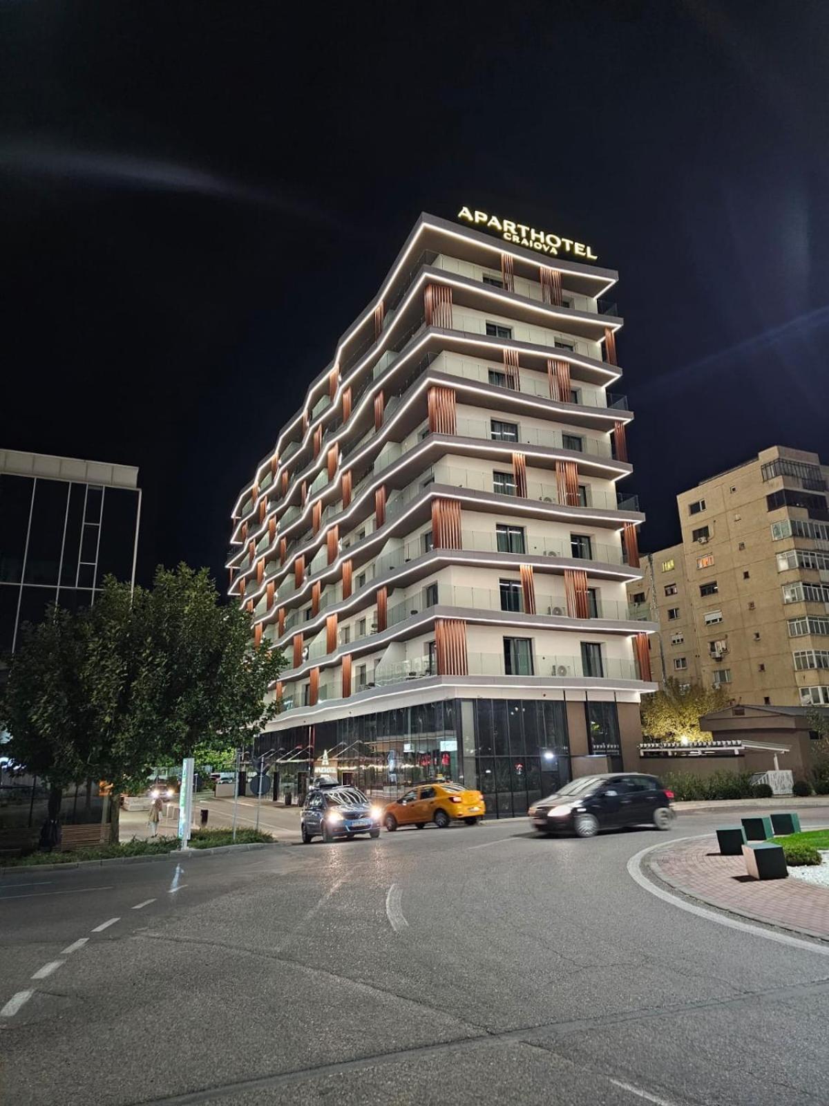 Aparthotel Крайова Экстерьер фото