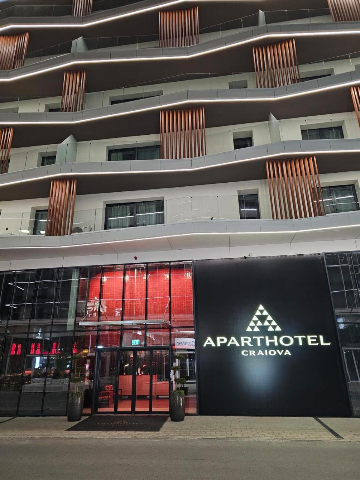 Aparthotel Крайова Экстерьер фото