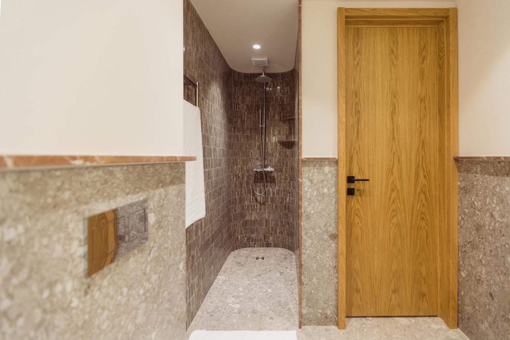 Aparthotel Крайова Экстерьер фото