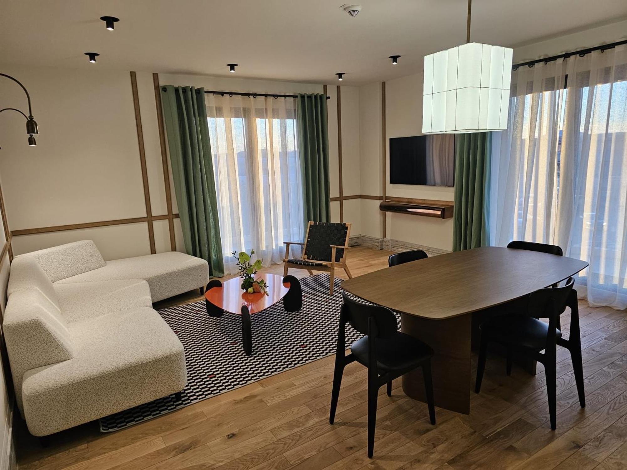 Aparthotel Крайова Экстерьер фото