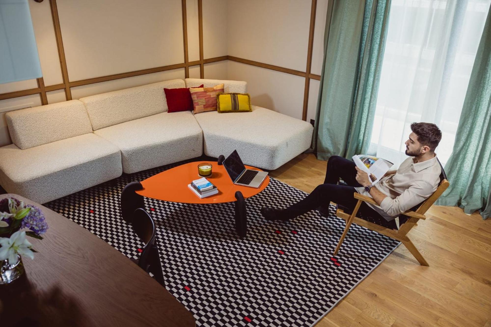 Aparthotel Крайова Экстерьер фото